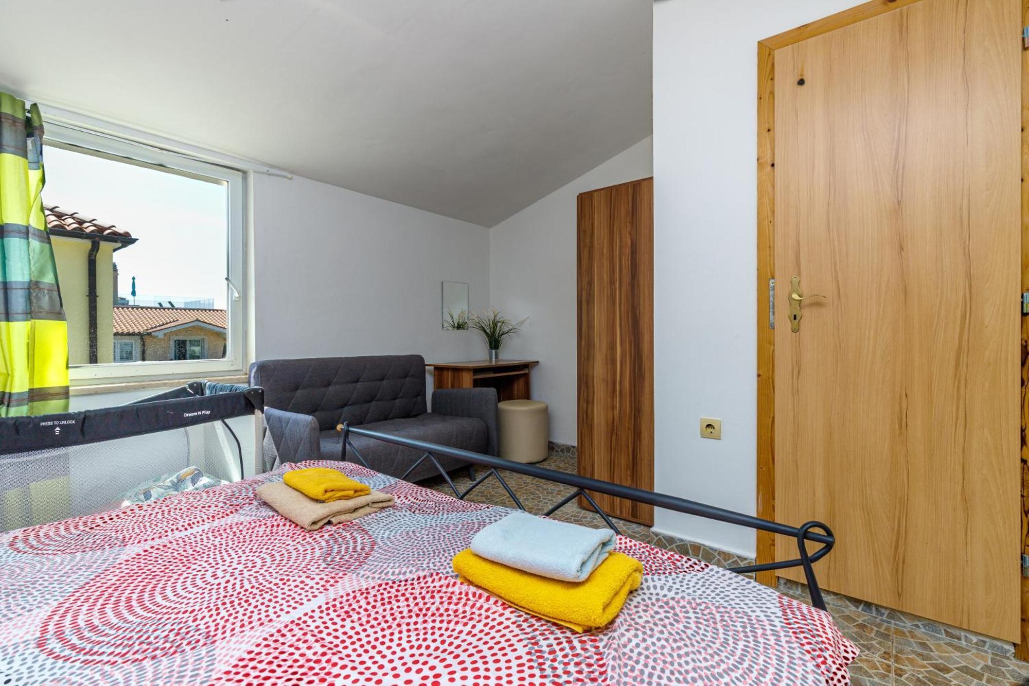 מדולין Apartments Elisabeth מראה חיצוני תמונה