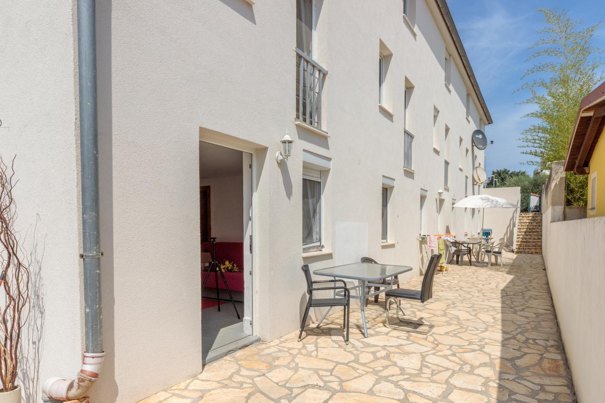מדולין Apartments Elisabeth מראה חיצוני תמונה